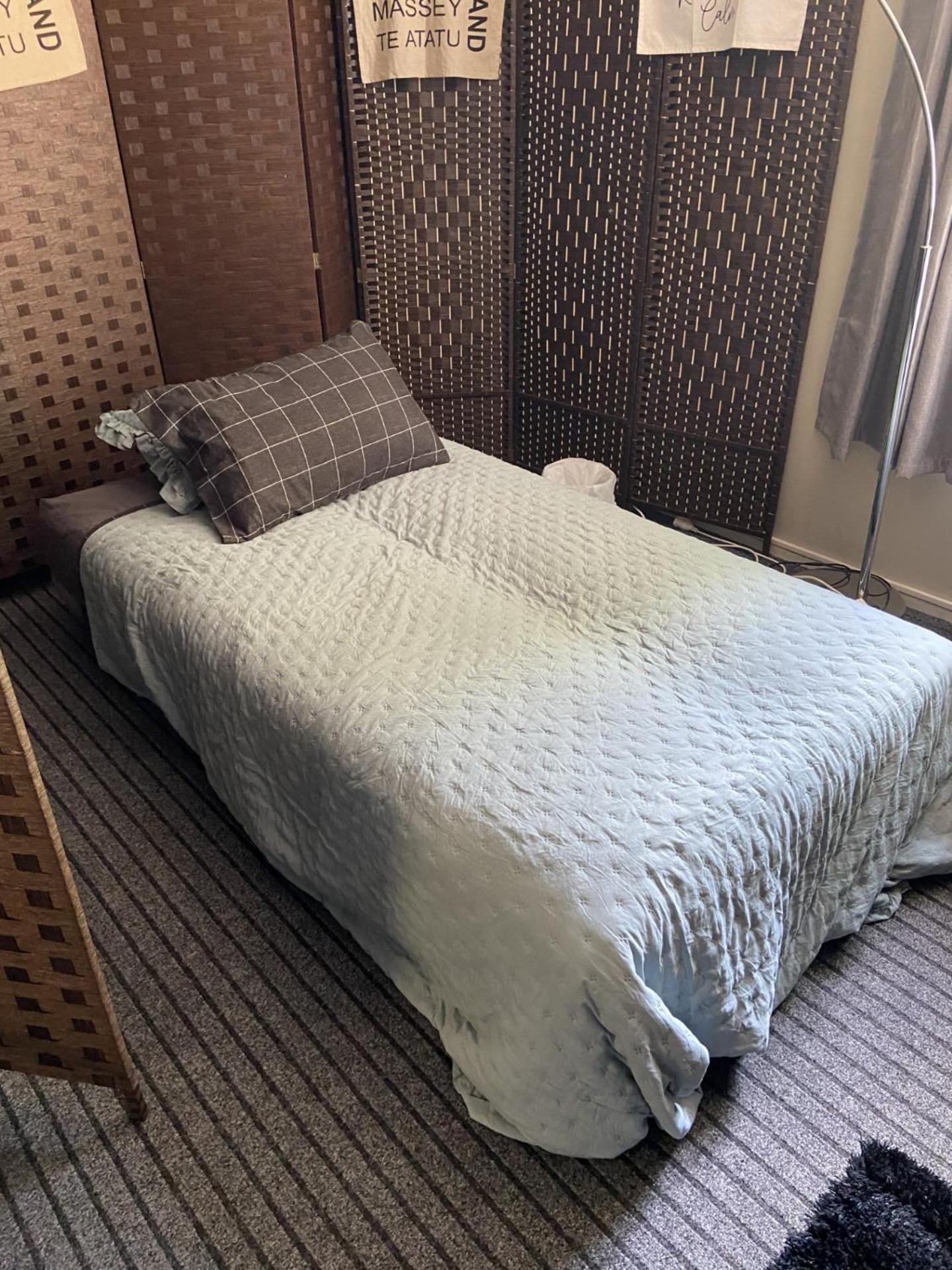 Close Motorway,free Breakfast,private & Spacious Apartment