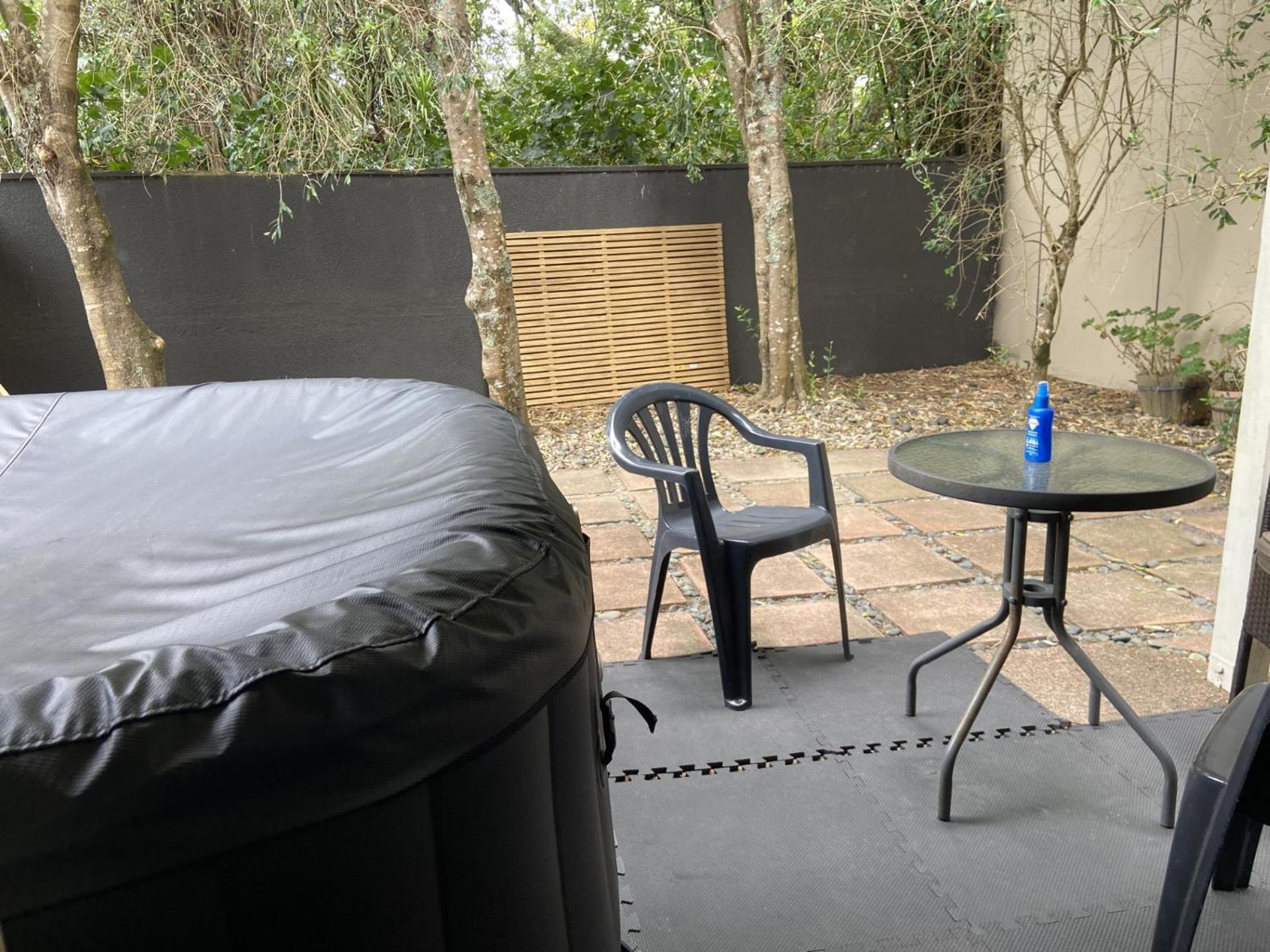 Close Motorway,free Breakfast,private & Spacious Apartment