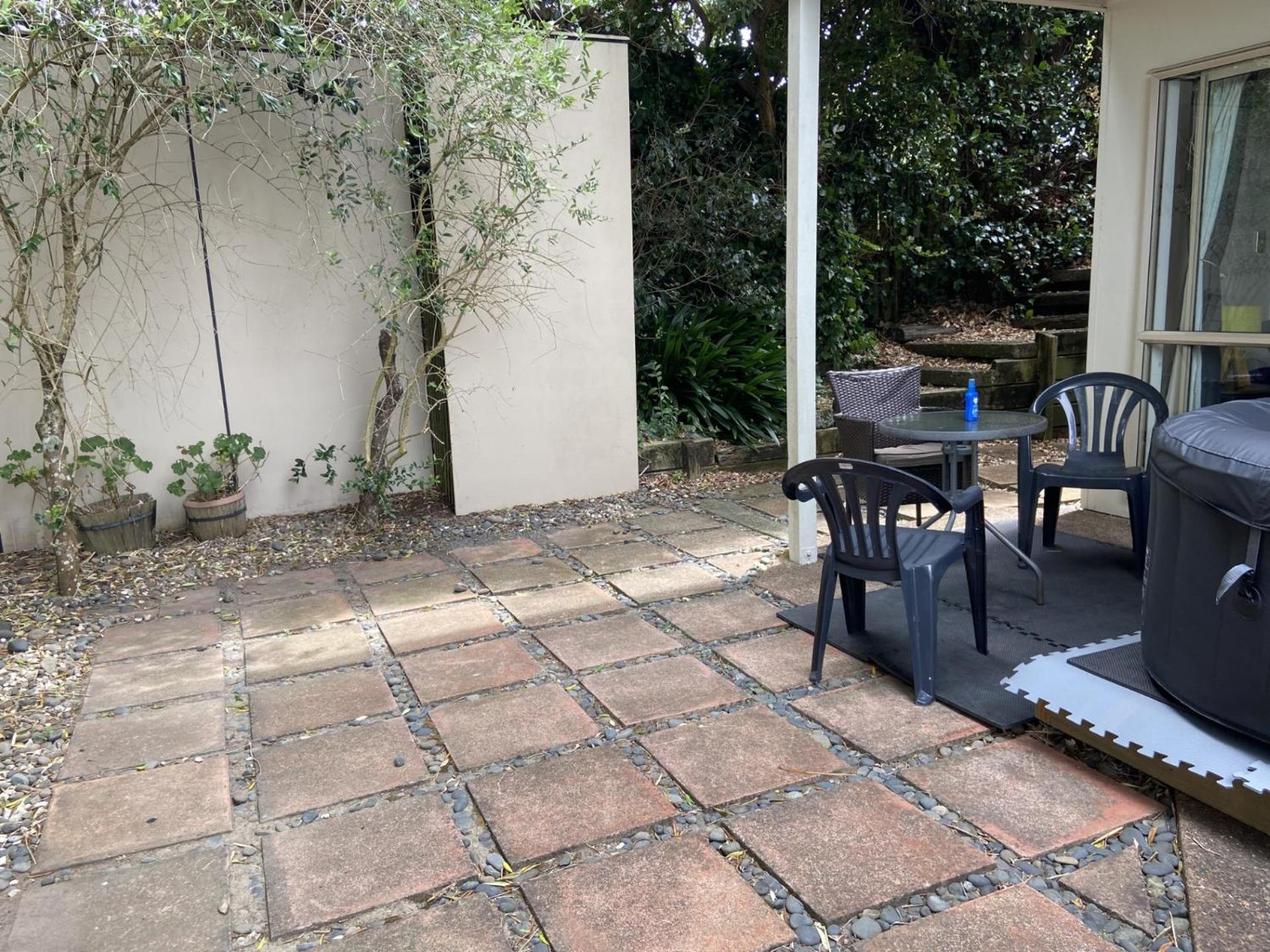 Close Motorway,free Breakfast,private & Spacious Apartment *